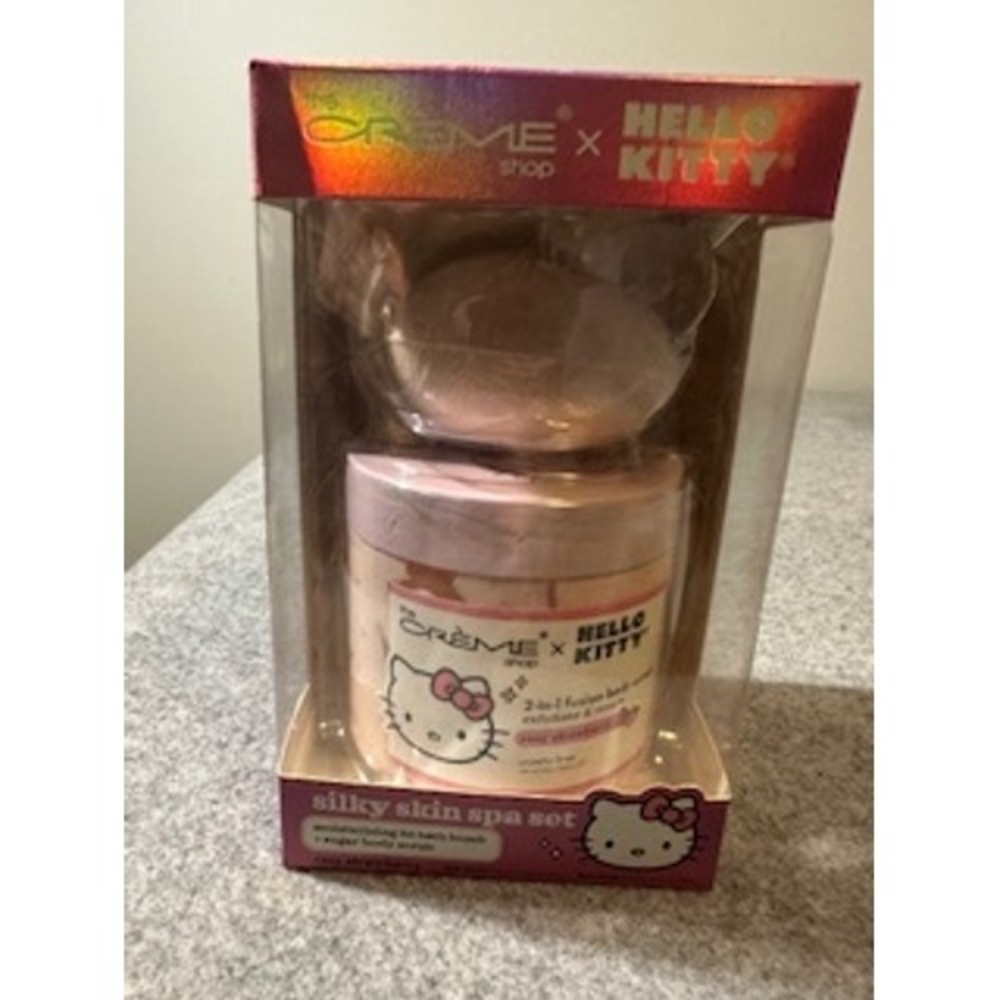 The Creme Shop x Hello Kitty Silky Skin Spa Set Rosy Strawberry Bath‎ Bomb Scrub